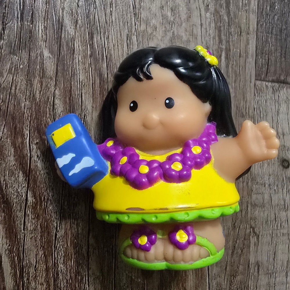 Fisher-Price Little People Figure Girl with Lei Passport Hawaiian 2005 Mattel
